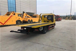 新疆非事故拖车