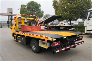 新疆道路救援拖车报价