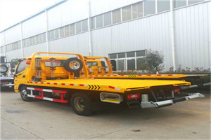 新疆附近拖车救援搭电